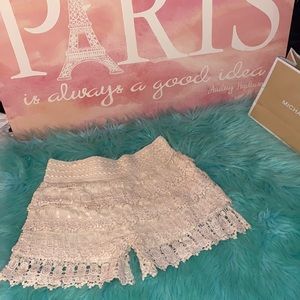 NWOT Be.you.tiful lace shorts